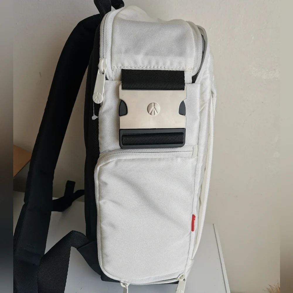 Manfrotto Agile Like New V Sling S. W. Style Camera Bag - Picture 6 of 9